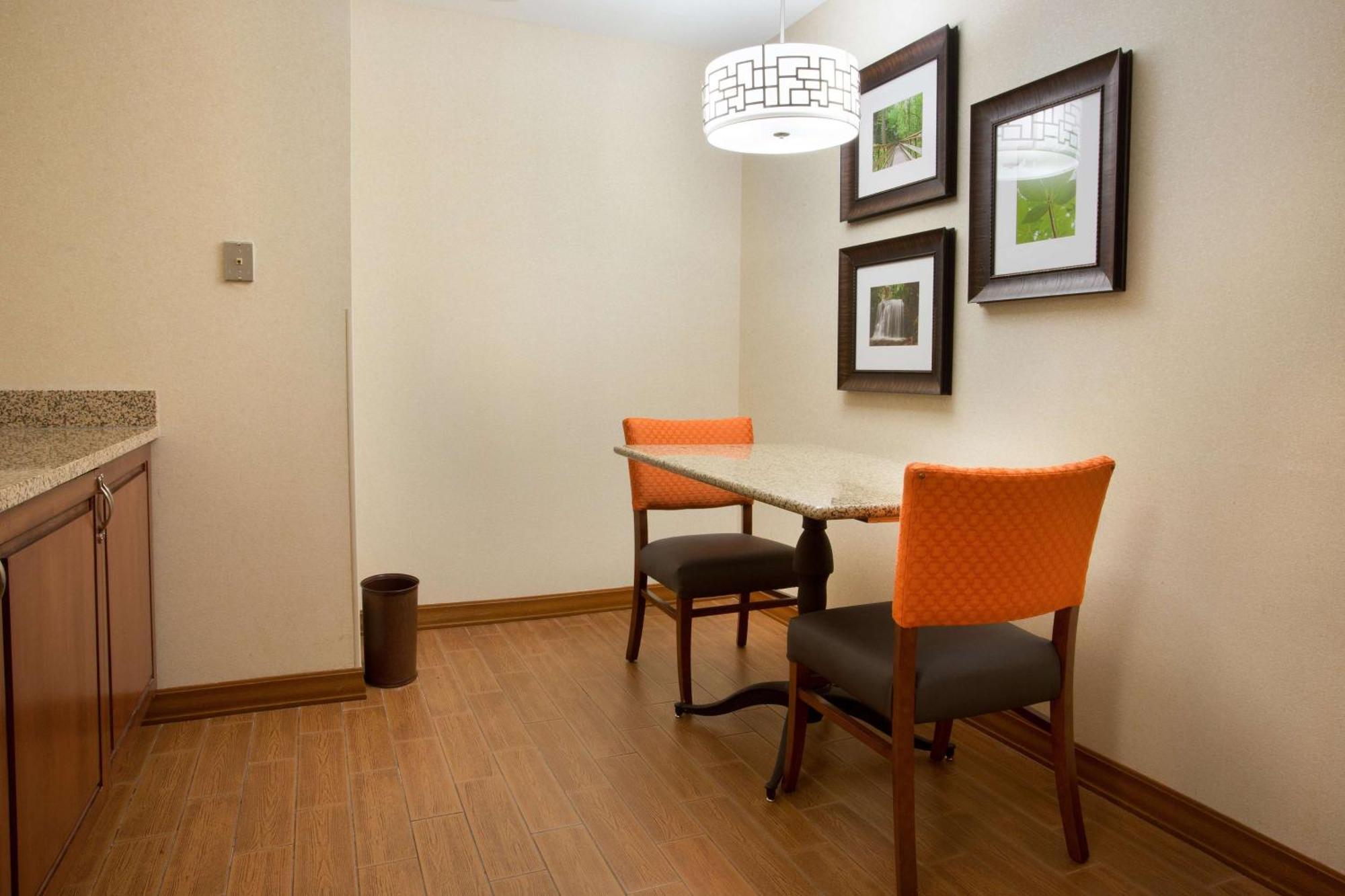 Drury Inn & Suites Columbus 그로브 시티 외부 사진